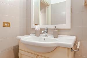 Livorno Centrale - 5 min walking to the train station & hospital, fast Wi-Fi