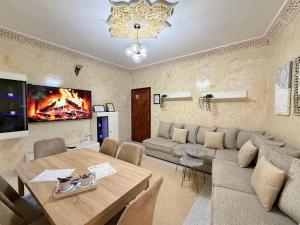 Cozy Apartment City Center with Balcony N20