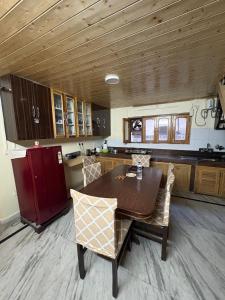 Nirmalesh Bhawan 3bhk Landour Mussoorie