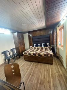 Nirmalesh Bhawan 3bhk Landour Mussoorie