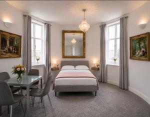 Burlington Mansions - Royal Victorian English Riviera Retreat
