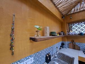 Charming garden villa, walk to town