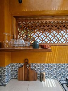 Charming garden villa, walk to town