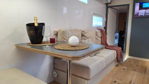Duerme en un barco