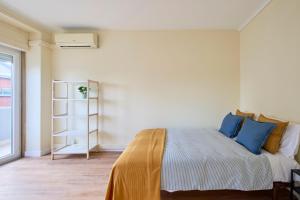 Sunny Balcony Room - Marquês de Pombal