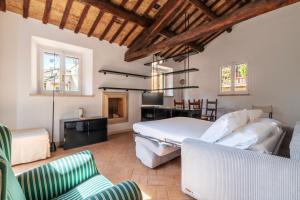 Crociferi 15 - FromHometoRome