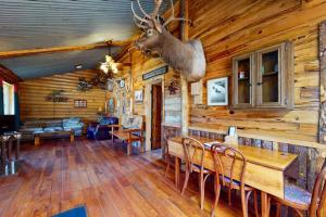Cougar Canyon Bunk House