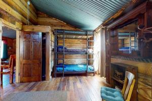 Cougar Canyon Bunk House