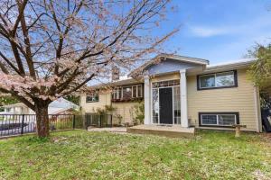 Bright Coquitlam Home & Spacious Backyard