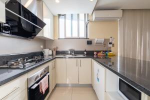 12B ABNB-Style Street View 2BR With Free Parking In Burwood
