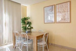 12B ABNB-Style Street View 2BR With Free Parking In Burwood