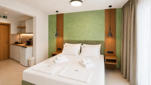 Studios Maria - Renovating Brand New for 2026