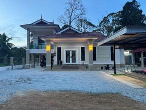 Private Pool Homestay Kota Bharu 3 Bilik Tidur Muat 12 Tetamu