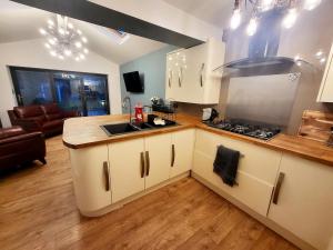 Modern 3-Bed Family Haven Wfree Parking
