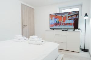 Apartment TV