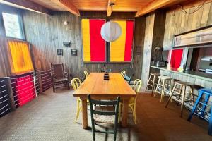 Davis Cabin, Historic Charmer