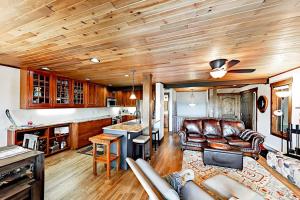 Sunrise Chalet