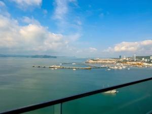 Ocean View Apartments at The Sapphire Ha Long - Studio & 2BR