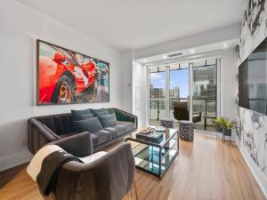 Grand Continental Suites - Convention Centre & CN Tower