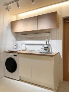 Seoul Station 7 Min Walk, Newly Renovated 2BR, 3 Beds, Sleeps 6