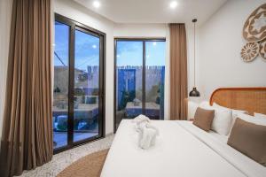 Sunny Nine Villa Chic 2BR Near Batu Belig Beach