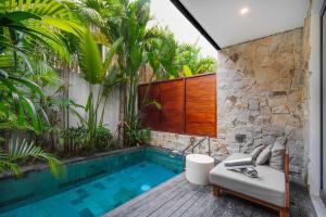 Sunny Nine Villa Chic 2BR Near Batu Belig Beach