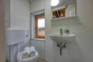 Enchanted Cosy Chalet Kalanka - Happy Rentals