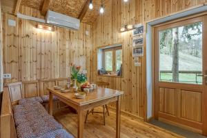 Wooden Chalet Kalanka in Nature - Happy Rentals