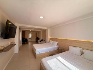 RA Suites