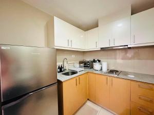 Chic Cozy 1BR Uptown Parksuites T1 Pay Parking 14R