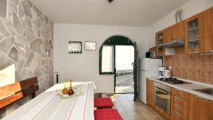 Holiday Home Ane - Makarska by Villas Guide