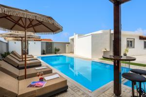 Pervolia House Private Pool Near Airport