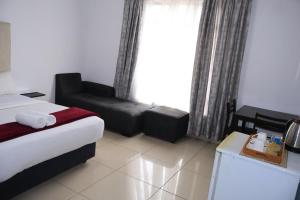 Khaya Mnandi Leisure Suites