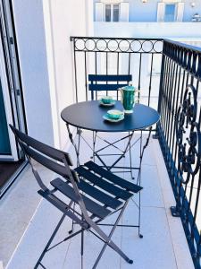 Brindisi Airport and Harbour Suite-2 min to local ferry