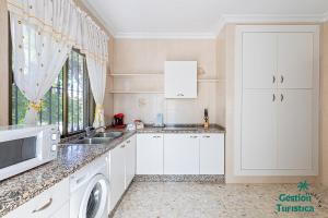 Casa grande en Mazagón con jardín