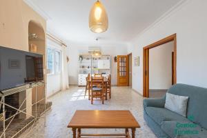 Casa grande en Mazagón con jardín