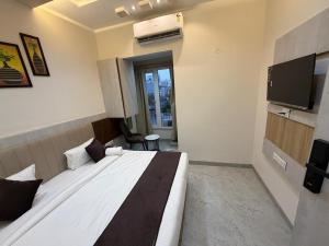 Hotel Maniratna Premium