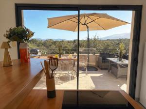 Appartement climatisé avec piscine et sublime vue