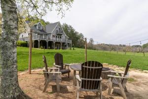 Riverbank Retreat