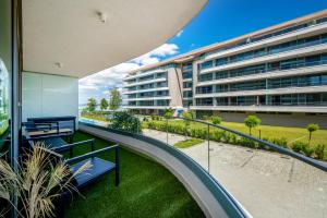 MyFlat Wave Azure Apartment