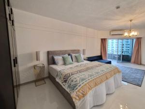 Markland Condominium Beach front Pattaya