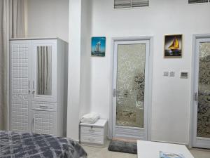 Room for Rent in Alain V7