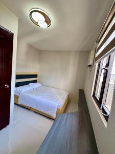 Idesia Lipa Custodio Suites