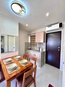 Idesia Lipa Custodio Suites