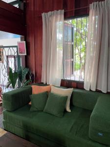 JujuHome Koh Tao Cozy Wooden Home