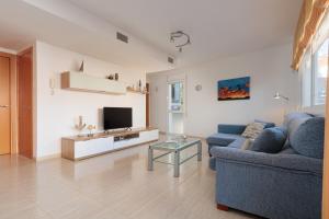 Lets Holidays Big Terrace House and 2 Parking