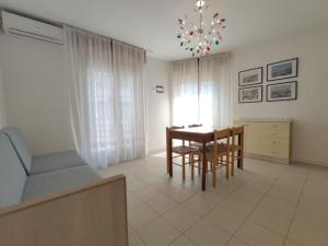 Spacious and central stay with sea views
