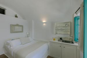 Afroessa Hotel by Caldera Houses