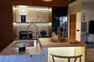 3Bed Apartment- Garden Private Pool Free Parking