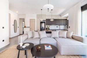 Vyronos Prestige Residence III by UPSTREET